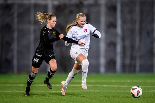Umeås Stina Gunnebrink och Rosengårds Hanna Stenberg