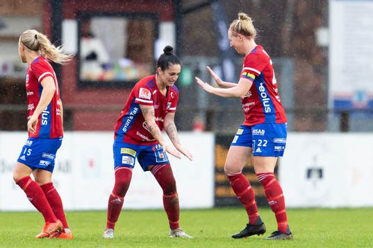 Vittsjös Vittsjös Fernanda Da Silva och Sandra Adolfsson jublar efter 3-0