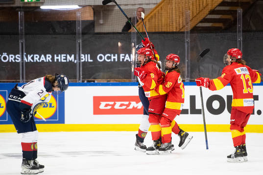 Smålands Jenna Raunio jublar