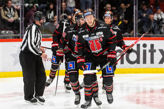 Örebros Rodrigo Abols jublar