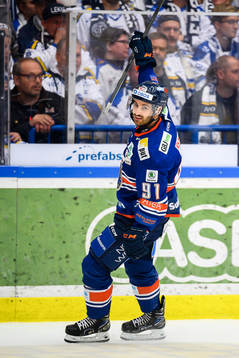 Växjös Andrew Calof jublar