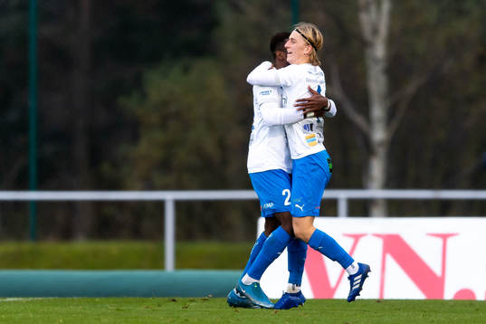 Värnamos Christian Moses jublar efter att  han  gjort 1-1