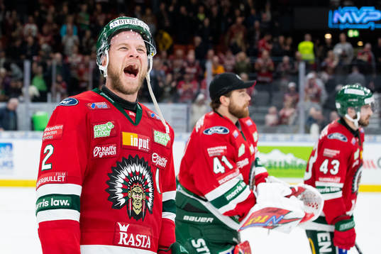 Frölundas Christian Folin jublar