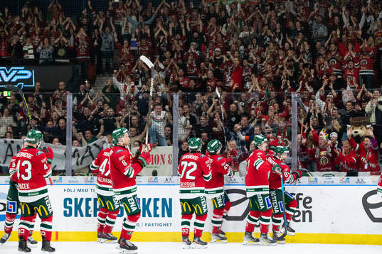 Frölunda jublar och tackar klacken
