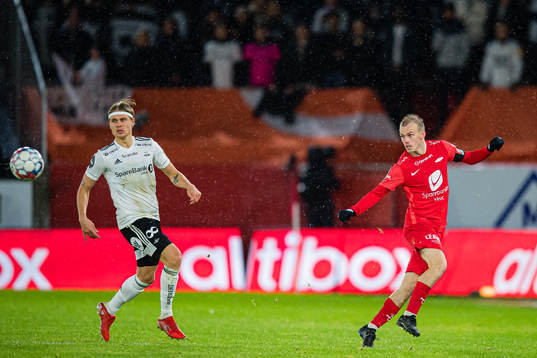 Olaus Jair Skarsem of Rosenborg and Petter Dahle Strand of