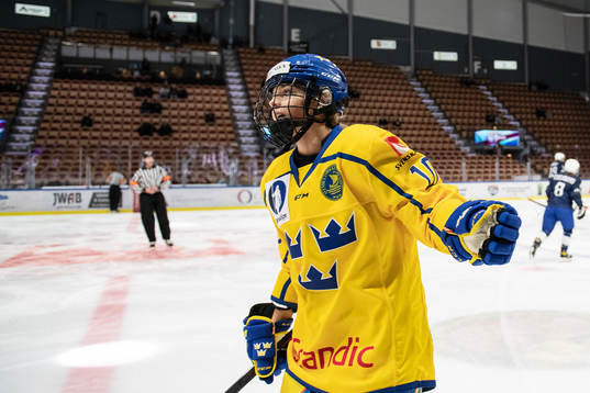 Mina Waxin of Sweden celebrates scoring 1-0