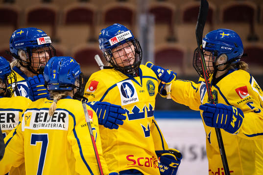 Olivia Carlsson, Sara Hjalmarsson and Johanna Fällman of