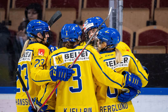 Hanna Olsson of Sweden celebrates 6-0