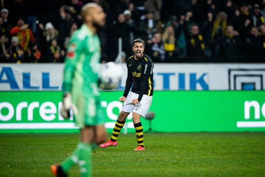 s Zack Elbouzedi jublar