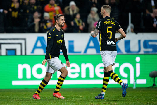 s Zack Elbouzedi jublar