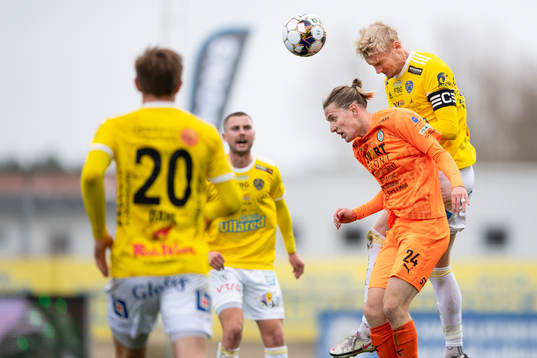 AFC Eskilstunas Viktor Götesson och Falkenbergs Ludvig Öhman Silwerfeldt