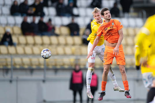 Falkenbergs Ludvig Öhman Silwerfeldt och AFC Eskilstunas Ashley Mark Coffey