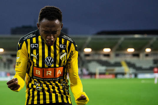 Häckens Benie Adama Traore jublar