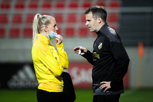 Stina Blackstenius and Robert Vilahamn, head coach, of