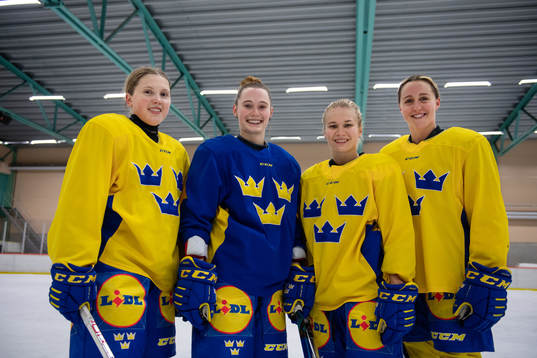 s Felizia Wikner-Zienkiewicz, Linnea Andersson, Ebba