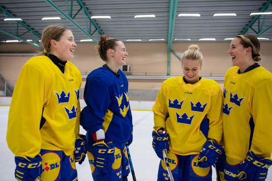 s Felizia Wikner-Zienkiewicz, Linnea Andersson, Ebba
