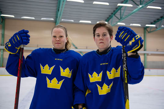 s Linnea Hedin och Lisa Johansson