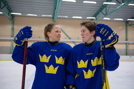 s Linnea Hedin och Lisa Johansson