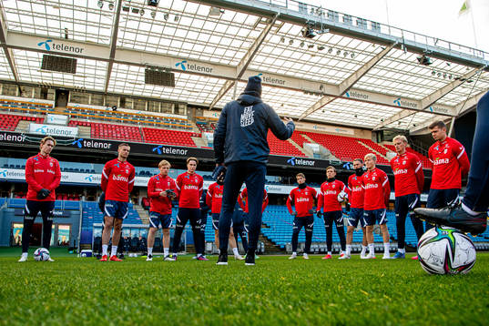 Ola Solbakken, Stian Gregersen, Mats Møller Dæhli, Kristian Thorstvedt, Thomas Lehne Olsen, Marcus Holmgren Pedersen, Fredrik Aursnes, Birger Meling, Morten Thorsby and Alexander Sørloth listen to Ståle Solbakken, head coach of the Norwegian national football team,