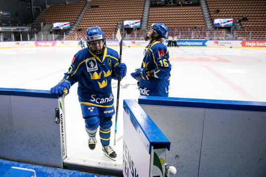 Emma Muren and Linnea Johansson of Sweden
