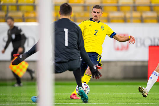 Hussein Ali of Sweden against goalkeeper Nikola Ćetković of Bosnia-Herzegovina