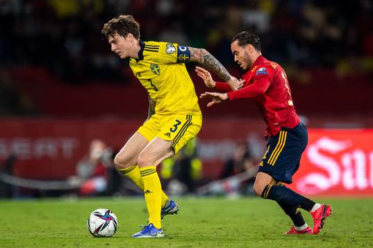 Victor Nilsson Lindelöf of Sweden and Raul de Tomas of