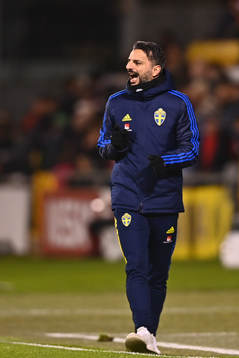 Poya Asbaghi, head coach of Sweden