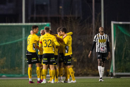 Elfsborgs spelare jublar efter 0-1 målet genom Kevin Holmén