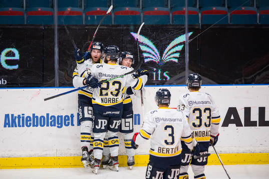 s Marcus Davidsson, Daniel Norbe och Zion Nybeck jublar