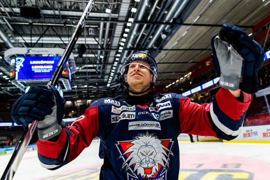 Linköpings Vilmos Gallo jublar