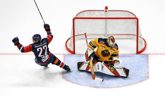 Linköpings Vilmos Gallo jublar