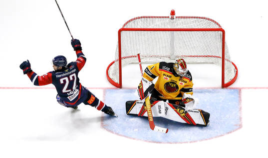 Linköpings Vilmos Gallo jublar