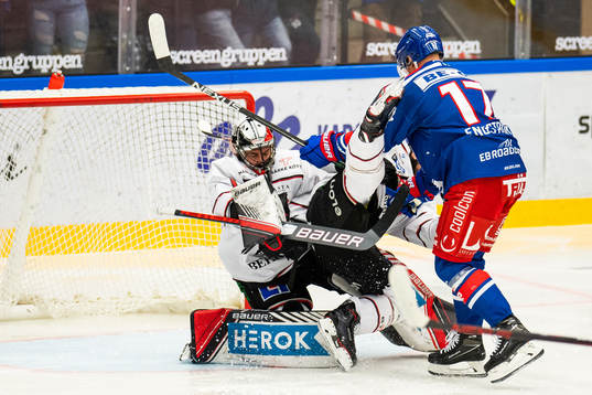 Örebros målvakt Jhonas Enroth och Nick Ebert