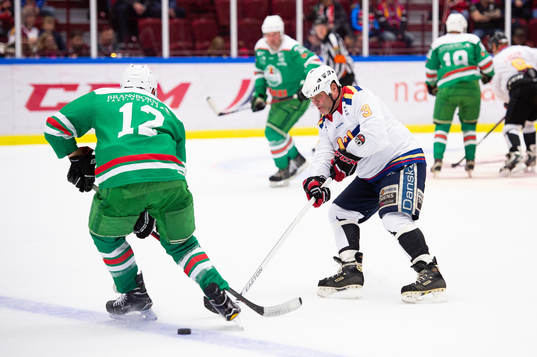Malmö Redhawks Timo Blomqvist och Rögles  Daniel Ratushny