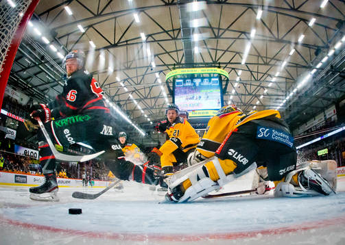 Örebros Robin Kovacs innan 2-2 målet