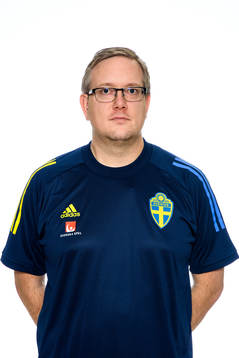 Tränare Johan Runnander i F15-landslaget poserar för porträtt den 20 november 2021 i Stockholm. 