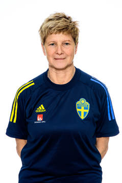 Målvaktstränare Elisabeth Leidinge i F15-landslaget poserar för porträtt den 20 november 2021 i Stockholm. 