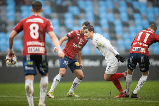 Örgrytes Ailton Jose Almeida och Helsingborgs Brandur Hendriksson Olsen