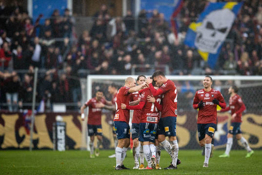 Örgrytes spelare jublar efter 1-1