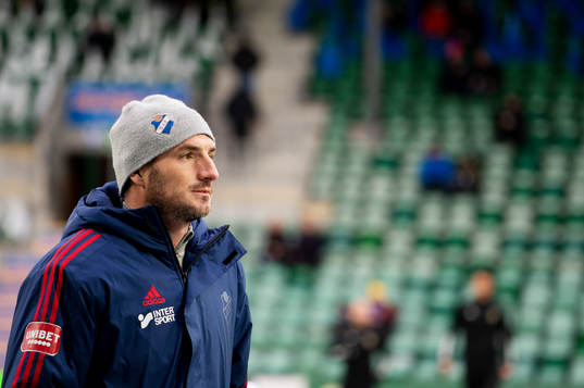 Östers James Keene innan fotbollsmatchen i Superettan