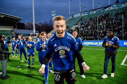 Sundsvalls målvakt Andreas Andersson jublar
