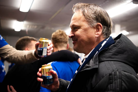 Sportchef Urban Hagblom firar med en Norrlands Guld