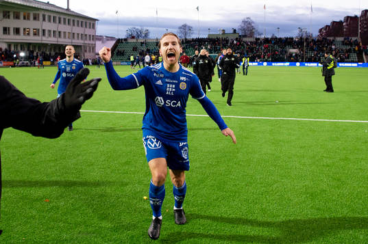 Sundsvalls Daniel Stensson jublar