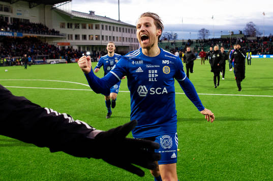 Sundsvalls Daniel Stensson jublar