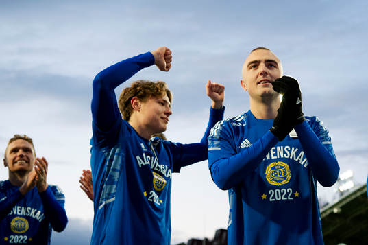 Sundsvalls Jesper Carström och Dennis Olsson jublar