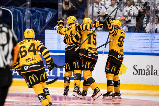 Skellefteås Linus Karlsson jublar
