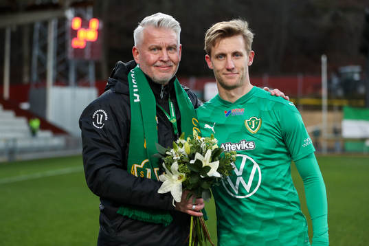 Jönköpings ordförande Mats Tidstrand tackar av Jesper Svensson