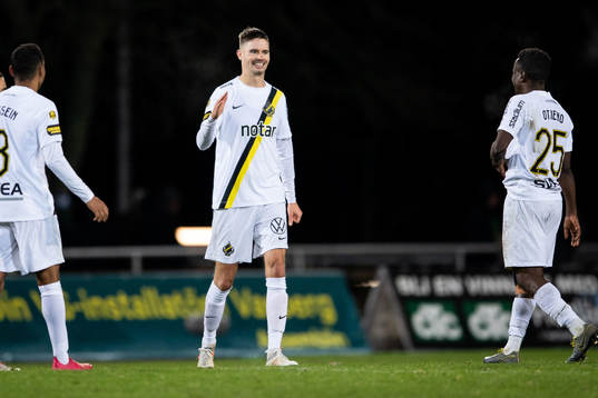 s Mikael Lustig jublar