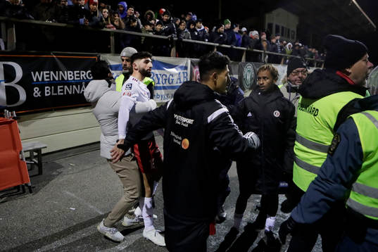 Hudiksvall Cihan Sener förs av plan