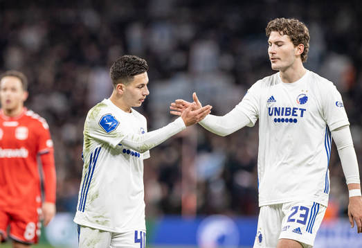  Köpenhamns Roony Bardghji och Jonas Wind under fotbollsmatchen i Superligan mellan Köpenhamn och Århus den 21 november 2021 i Köpenhamn